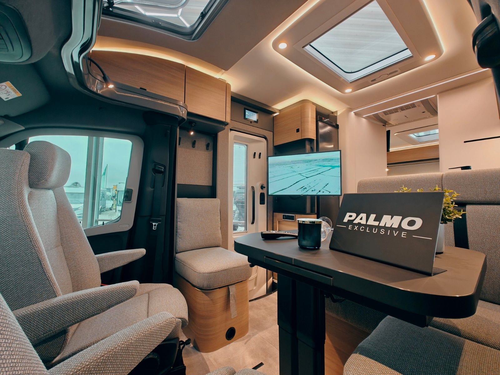 Fahrzeugabbildung HYMER / ERIBA / HYMERCAR B-KLASSE MC T 680 PREMIUM 2026 SOFORT LIEFERBAR