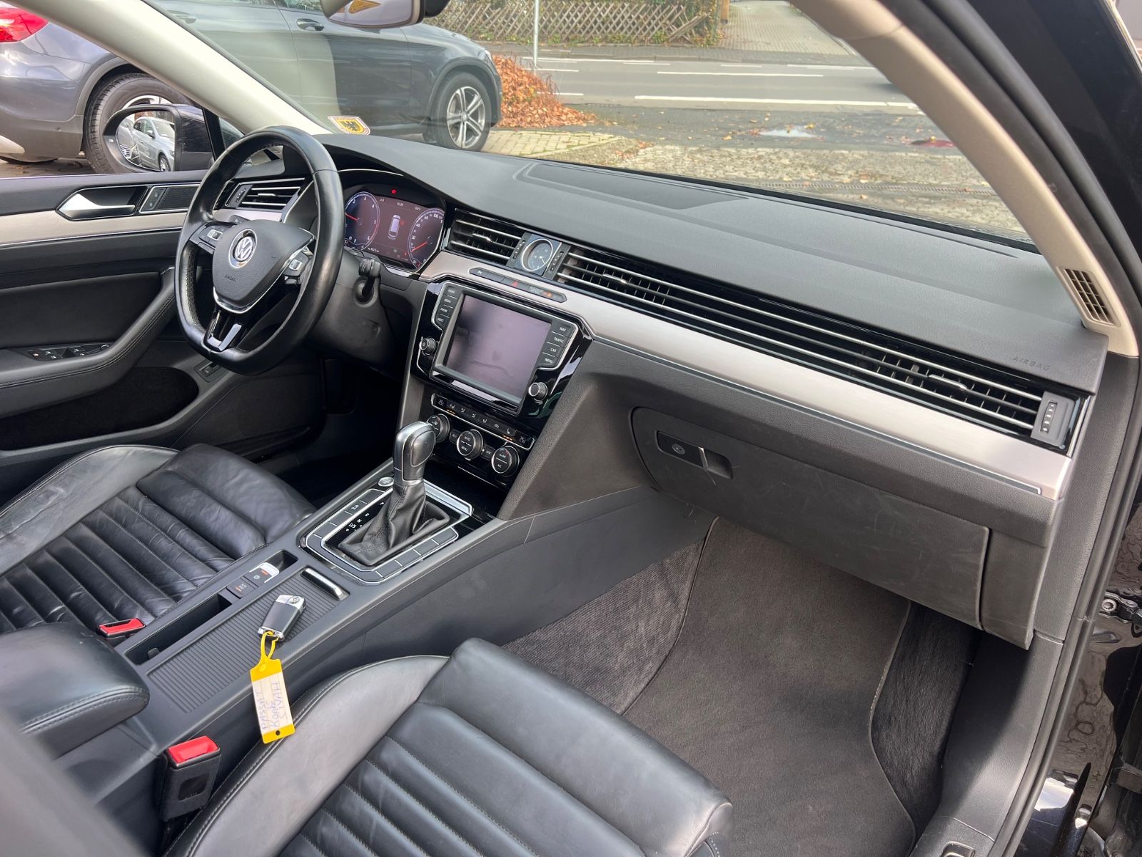 Fahrzeugabbildung Volkswagen Passat Variant Highline *DIGITALTACHO*CARPPLAY*