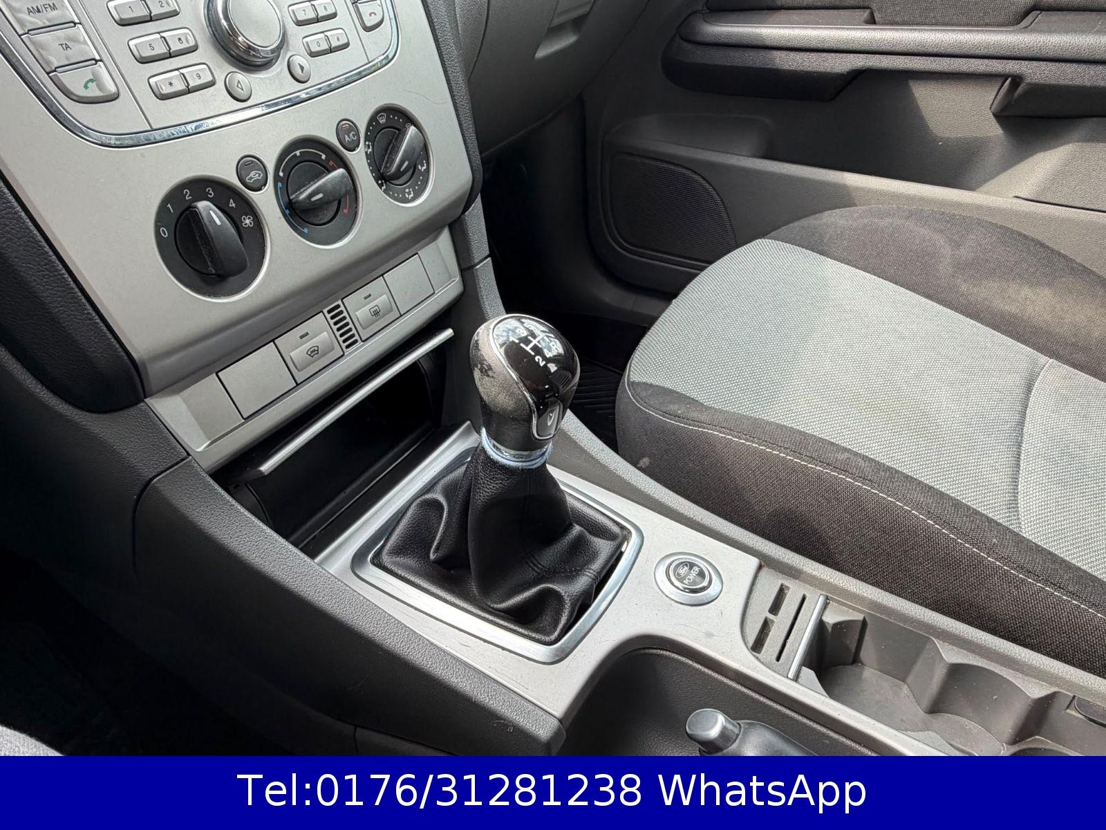 Ford Focus 2009 — photo 15