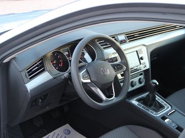 Volkswagen Passat Variant 1.5 TSI Conceptline KLIMA LED