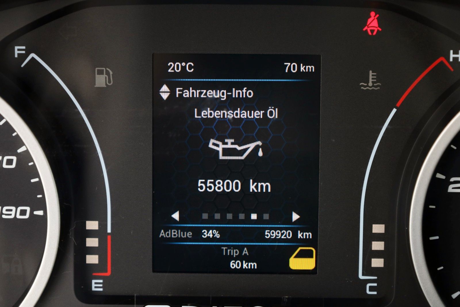 Fahrzeugabbildung Iveco Daily 35C16 ,Daily,KOFFER / LBW-6, Ladebordwand