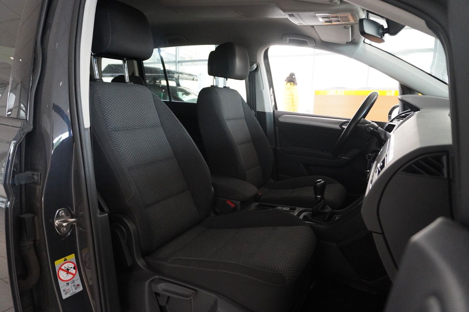 Fahrzeugabbildung Volkswagen Touran 1.6 TDI COMFORTLINE 7-SITZER ACC/SHZ/AHK