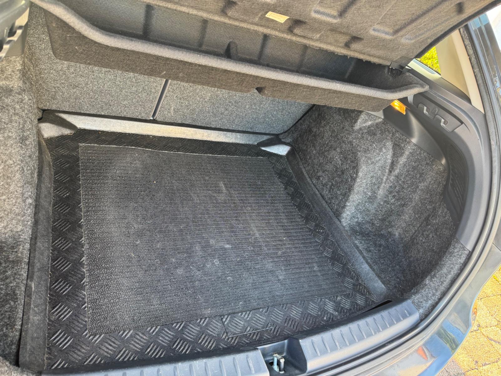 Seat Ibiza 2011 — photo 10