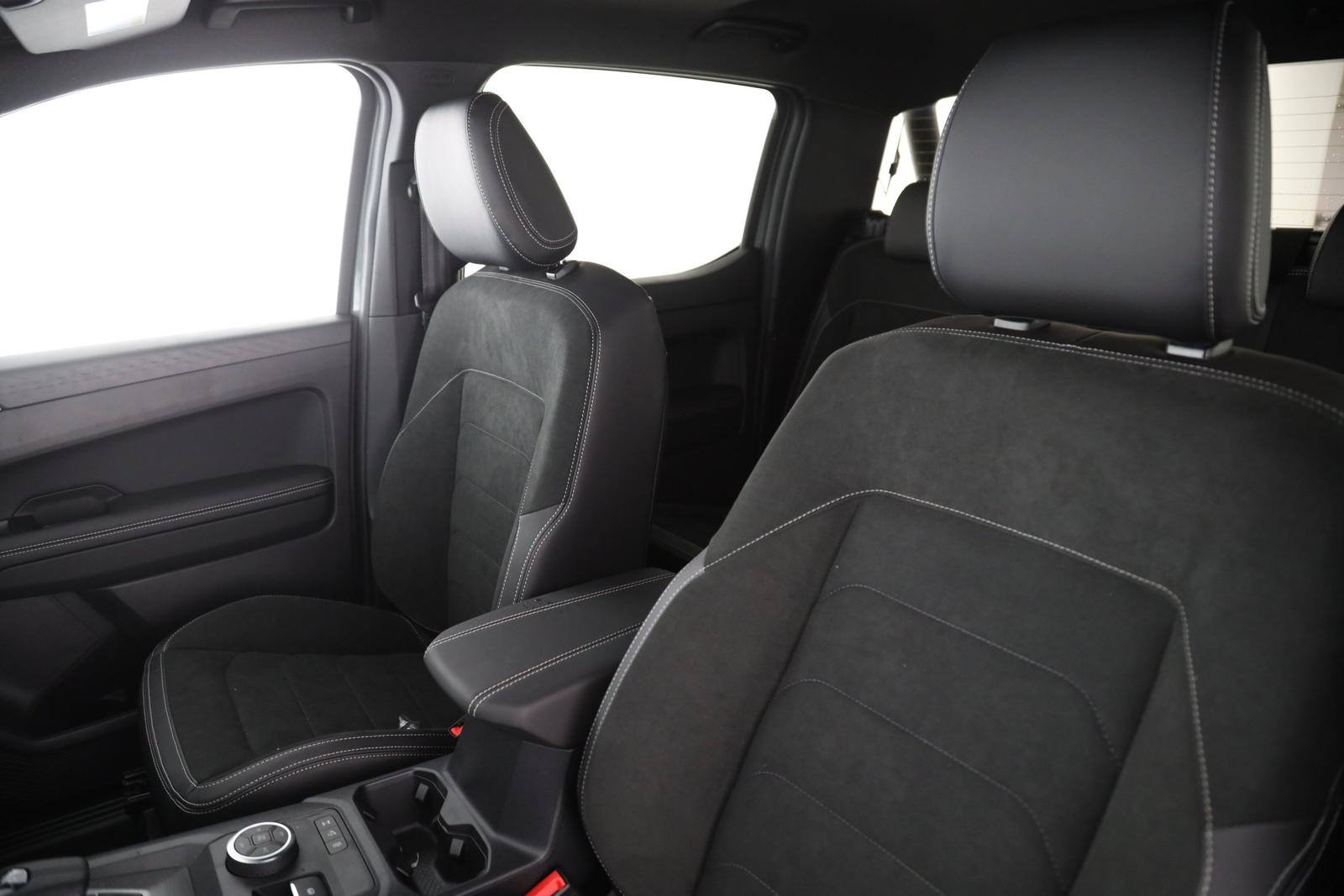 Volkswagen Amarok DC TDI 4MOTION DARK LABEL | AHK | ACC |