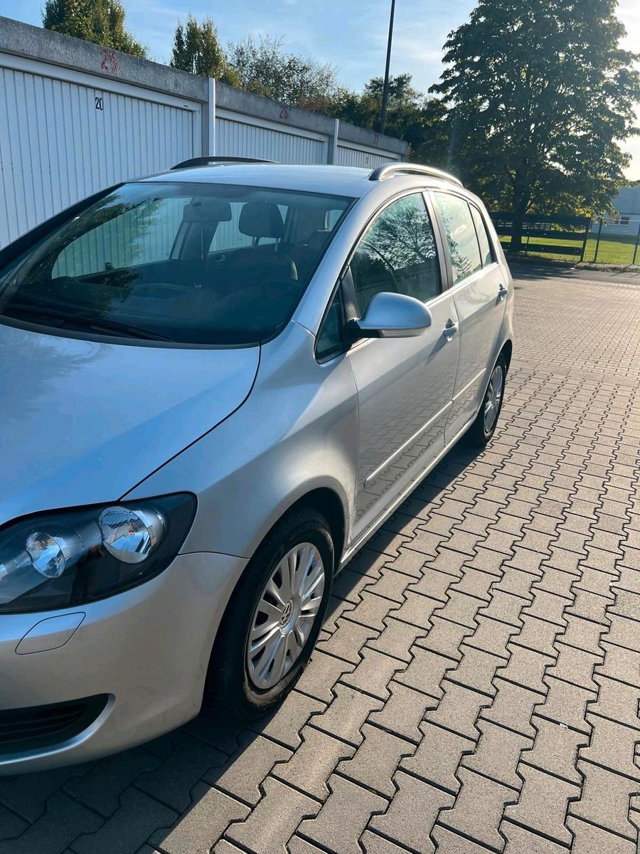 Volkswagen Golf Plus 2009 — rear view