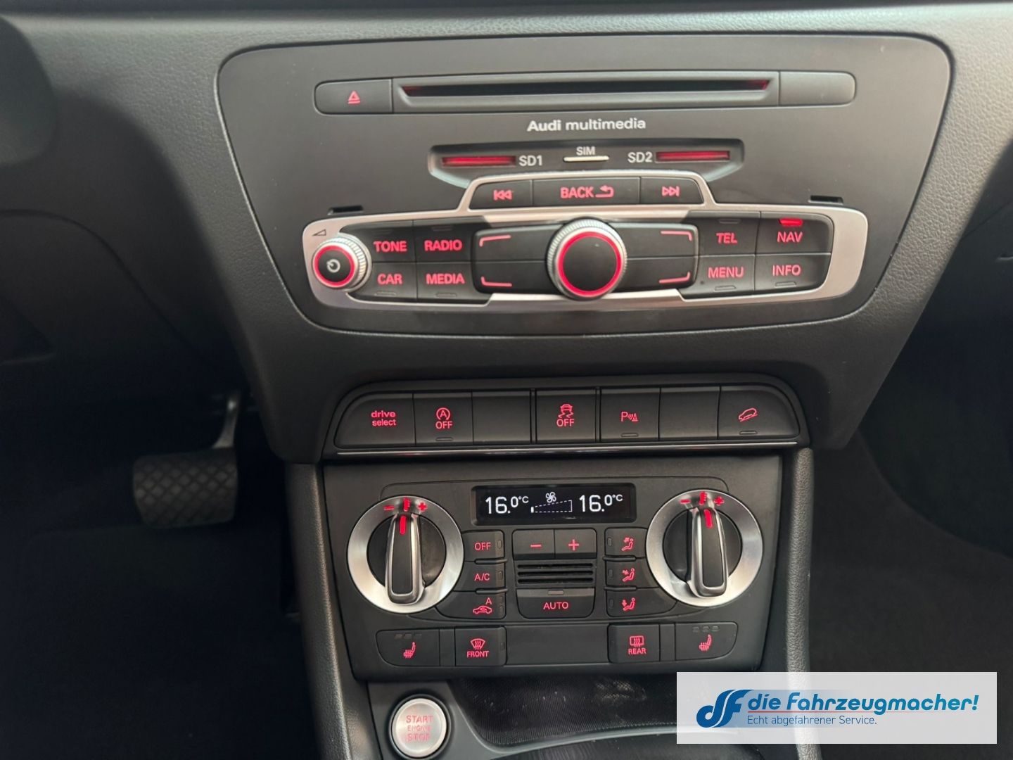 Fahrzeugabbildung Audi Q3 2.0 TDI quattro S line Sportpaket AD El. Pano