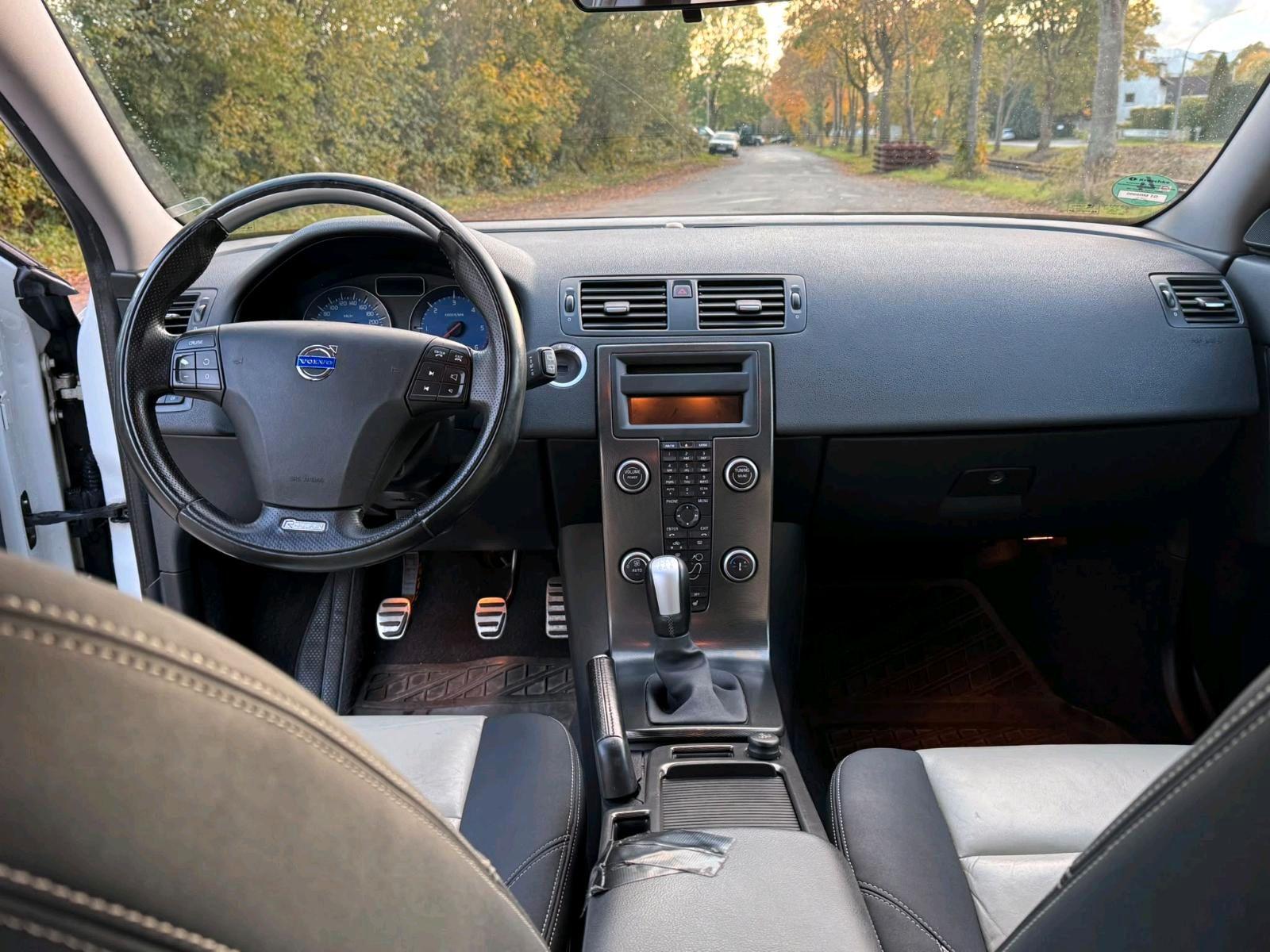 Volvo V50 2011 — photo 13