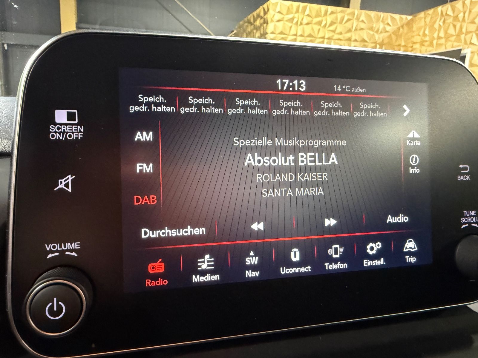 Fahrzeugabbildung Fiat Tipo/AUTOMATIK/LED/NAVI/KAMERA/SHZ