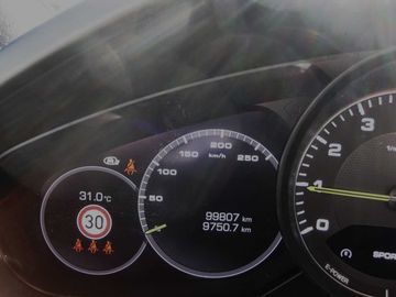 Porsche Cayenne - 2