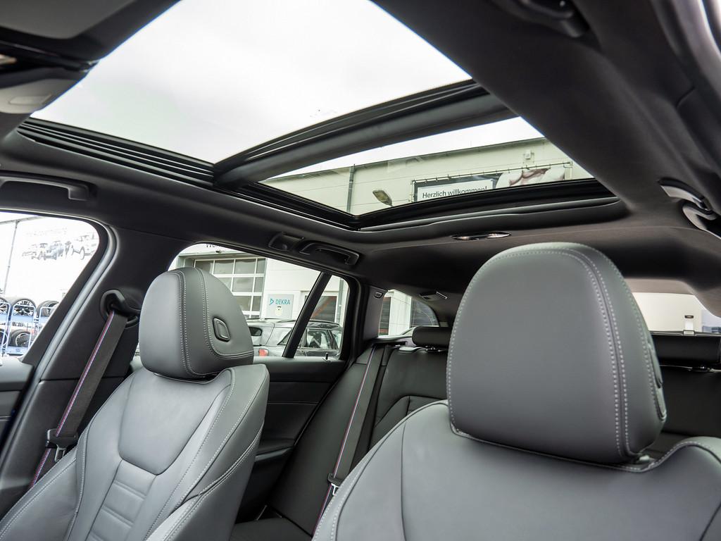 BMW M340i Touring xDrive MEMORY NAVI HUD PANO 360°