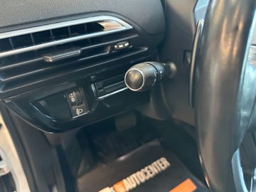 MYAUTOCENTER – Gebraucht- und Jahreswagen mit Werkstattservice in Pfaffenhofen Citroën C4 *KEYLESS*MASSAGE*TEMPO*NAVI*