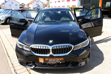 Fahrzeugabbildung BMW 330e Sport Line Steptr. Memory H&K ACC PDC Laser