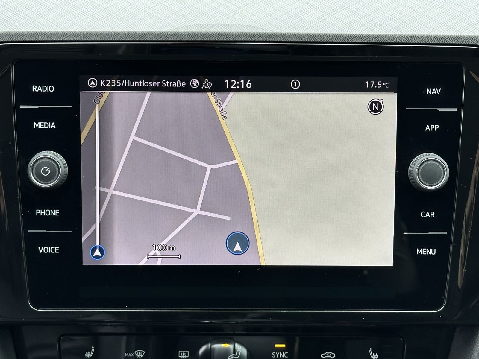 Fahrzeugabbildung Volkswagen Passat Variant 1.4 TSI DSG GTE NAV+LED+ACC+LEDER