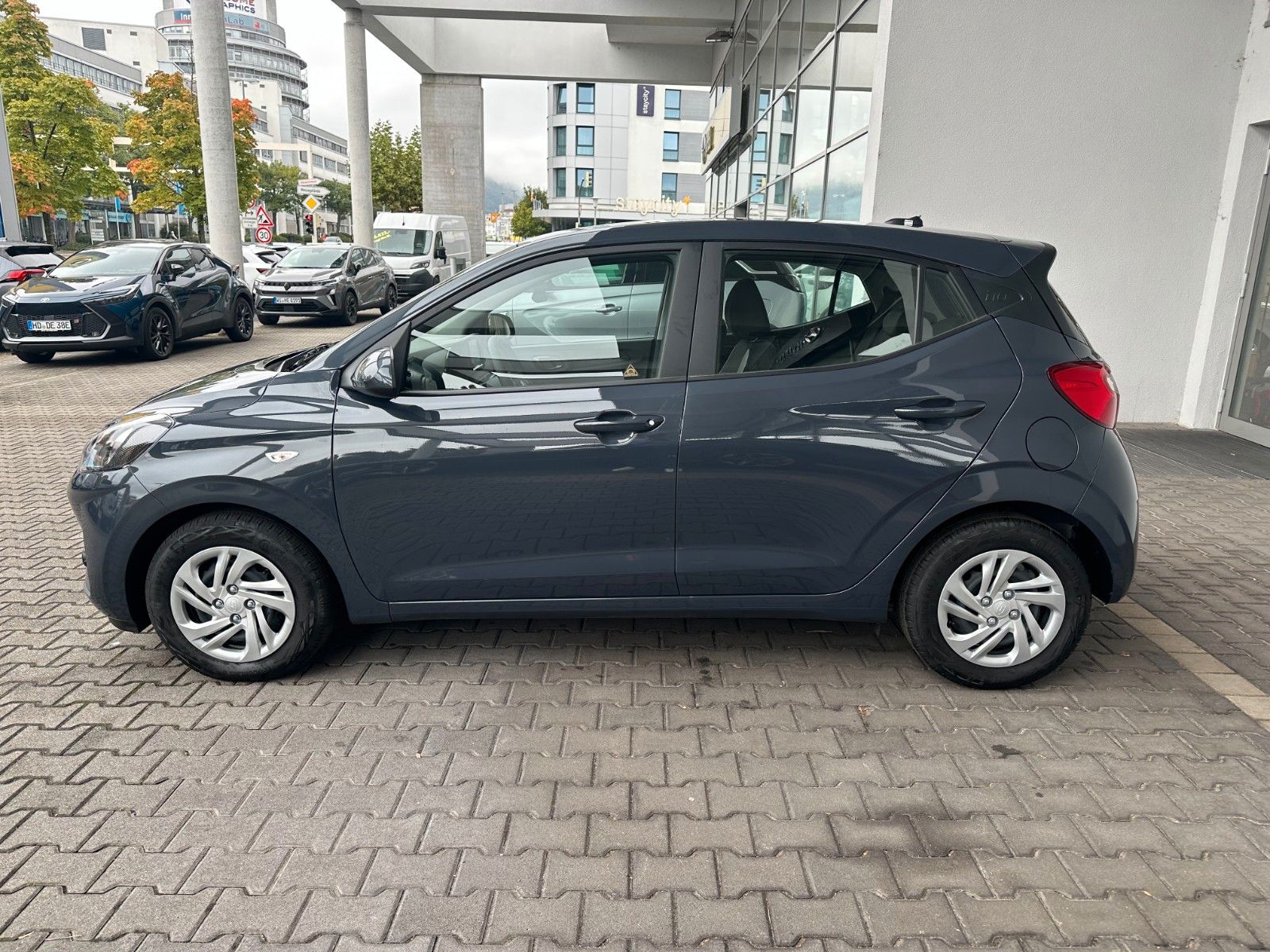 Fahrzeugabbildung Hyundai i10 Select 1.0l Navi/Klima/Kamera!