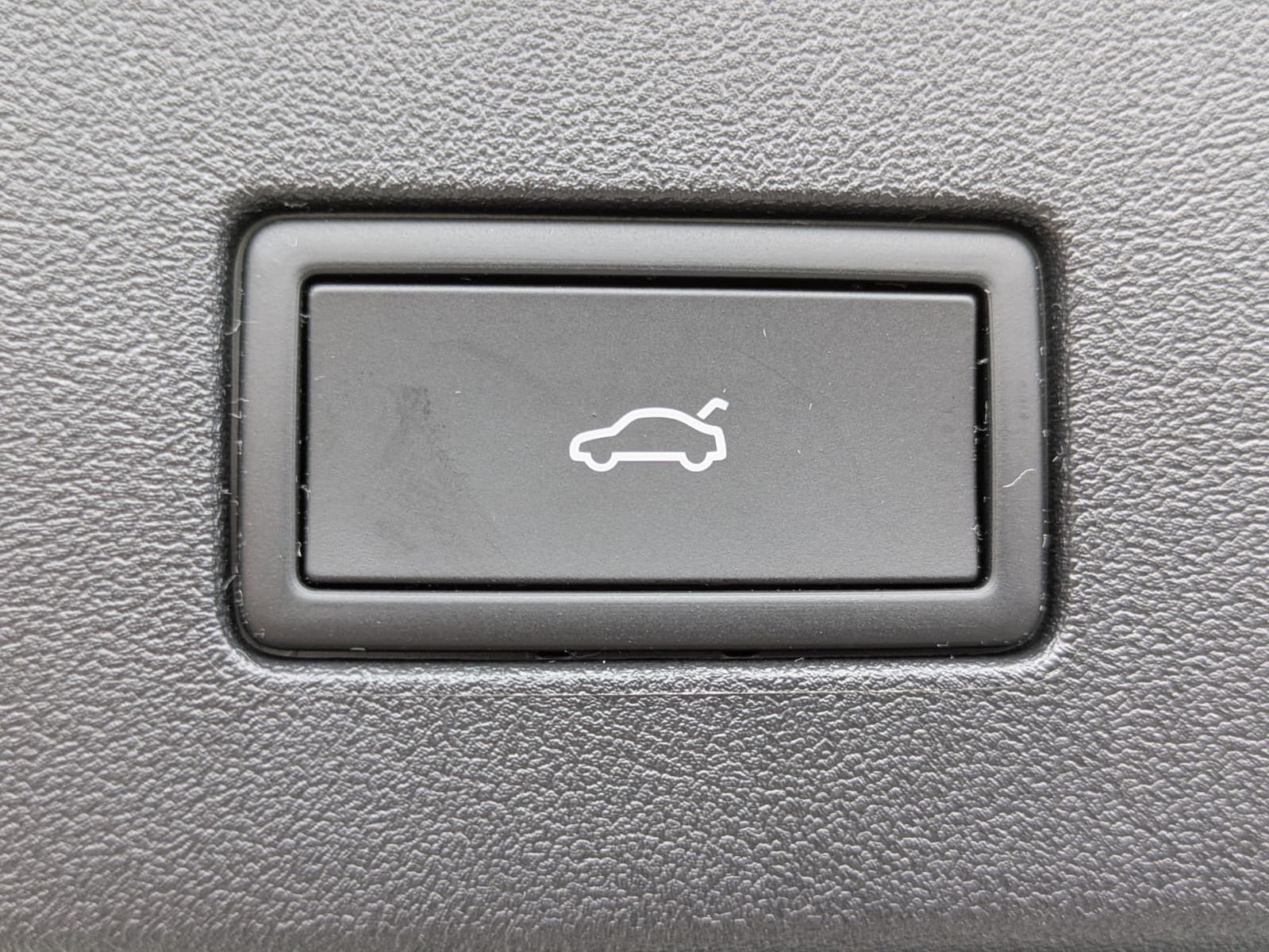 Fahrzeugabbildung Volkswagen Tayron 2.0 TDI 4M R-Line BLACK*7Si*MATRIX*PANO