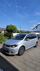 Volkswagen Familienauto sucht neue Familie VW Touran - : Van, Familienauto