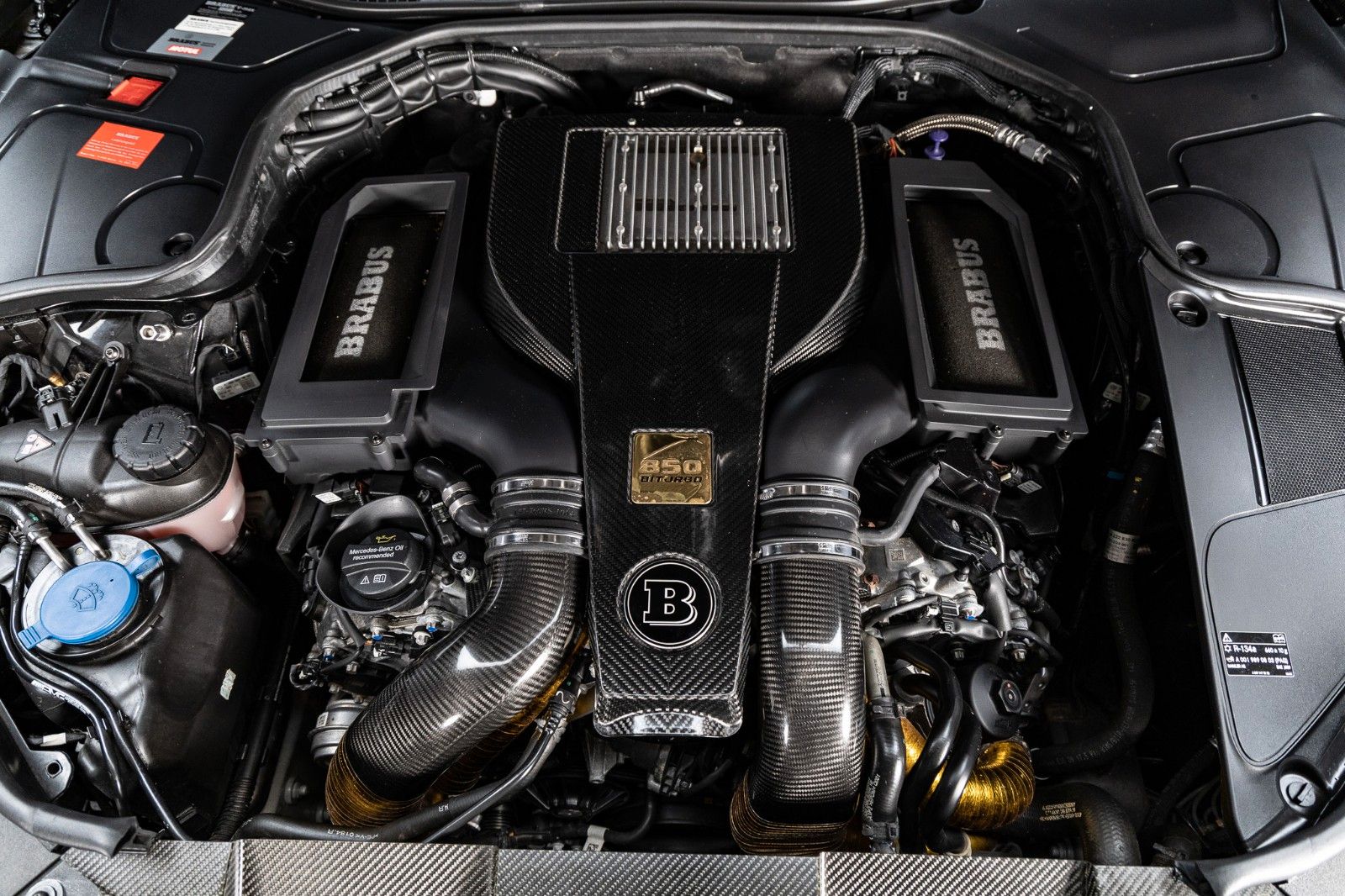 Fahrzeugabbildung Mercedes-Benz BRABUS 850 Coupé C217 + 850 PS + 15.255 km