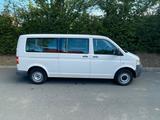 Volkswagen T5 Caravelle - Volkswagen T5: Firmenfahrzeug