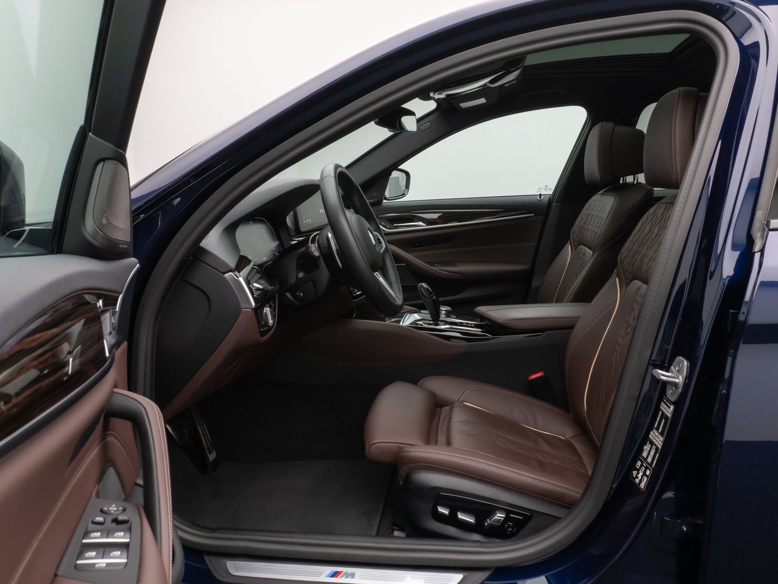 Fahrzeugabbildung BMW 540i xD M Sport Glasdach Kamera DAB H/K Massage