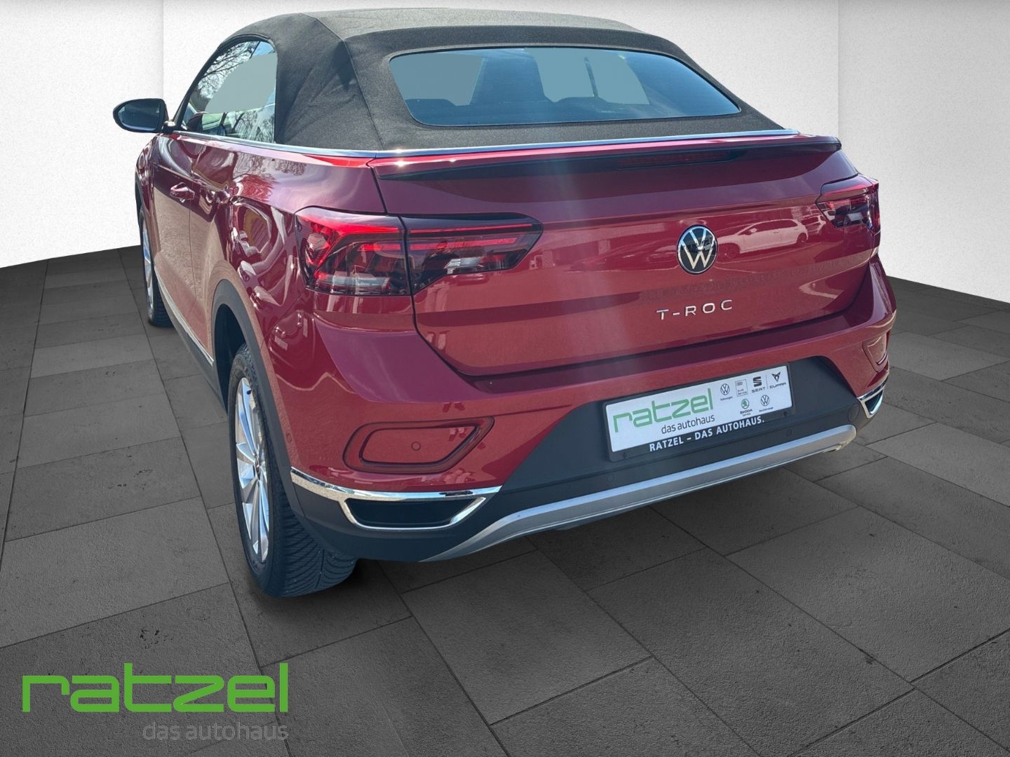 Fahrzeugabbildung Volkswagen T-Roc Cabriolet STYLE 1.5 TSI StandHZG Navi Digi