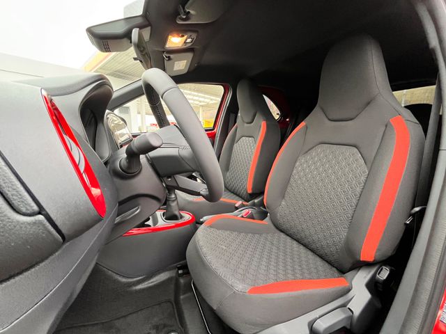 Aygo X Team D*Apple Carplay/Andoid Auto*