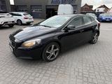 Volvo V40 2.0d D3 Momentum-Teilleder-Navi-AHK - Volvo V40