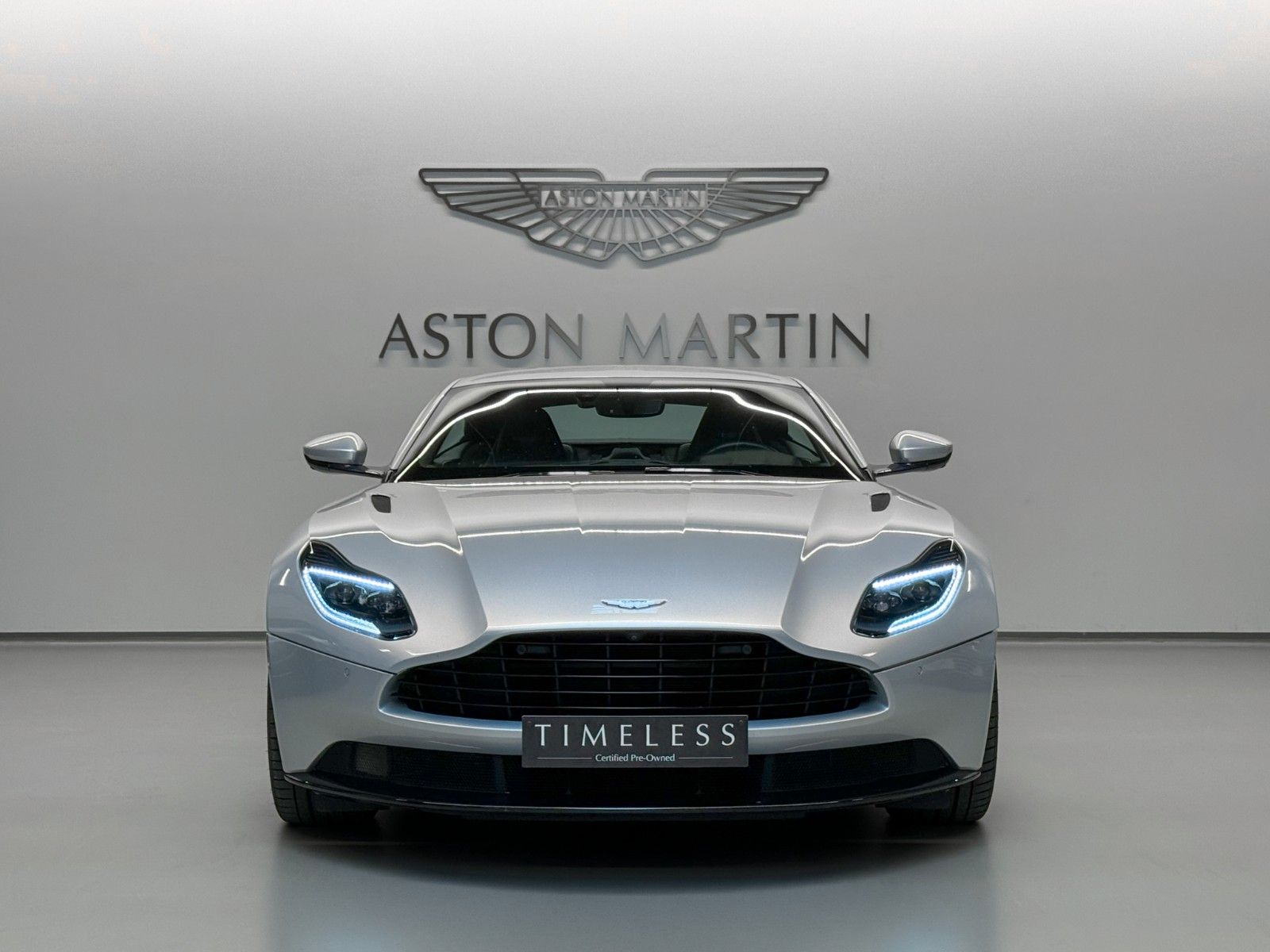 Aston Martin DB11 V8 imagem 2
