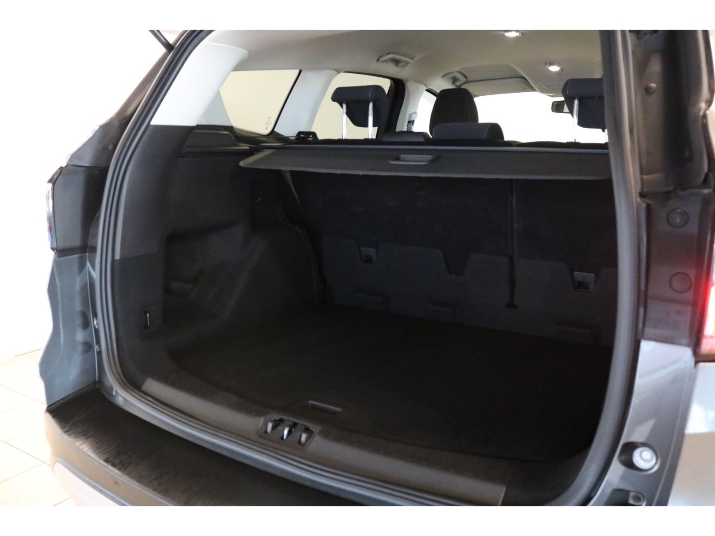 Fahrzeugabbildung Ford Kuga 1,5 Ecoboost Cool & Connect Start Stopp