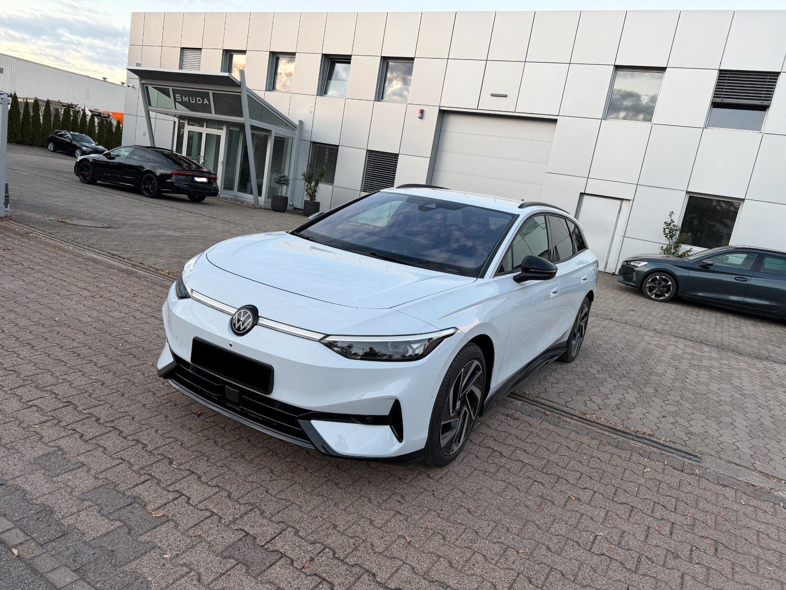 Volkswagen ID.7 Tourer Pro 210 kW AHK*360°*HUD*STDHZ*SIDE*