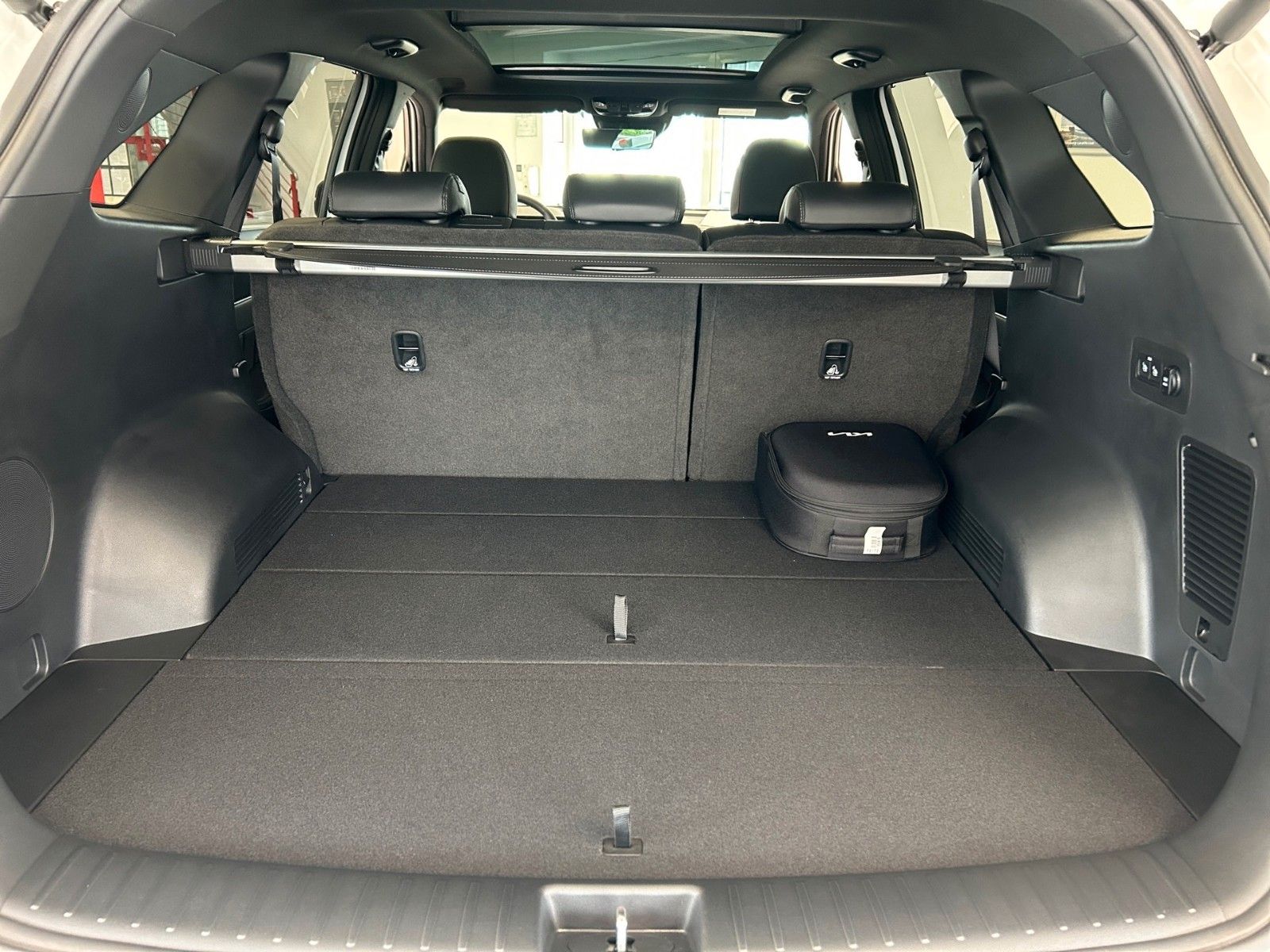 Fahrzeugabbildung Kia SORENTO PE 1.6T PHEV AWD PLAT NAP PR GD