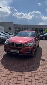 BMW X6 xDrive50i Individual - 4.4l V8 (449PS) - rote BMW X6