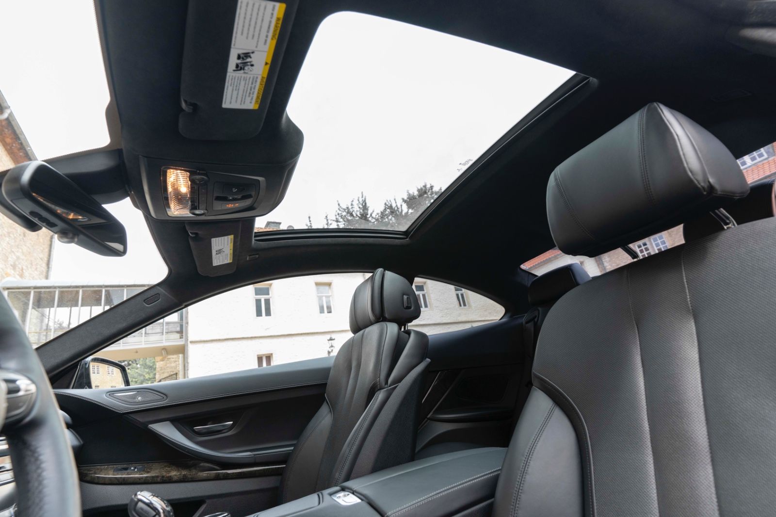 Fahrzeugabbildung BMW 650i xDrive Coupé M-SPORTPAKET HUD H&K LED KAM