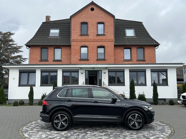 Volkswagen Tiguan Elegance 4M Matrix IQ-Drive CAM PANO AHK