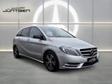 Mercedes-Benz B 180 SPORT NIGHT NAVI BI-XEN. PARK-PILOT RFK - Mercedes-Benz B 180: Sport