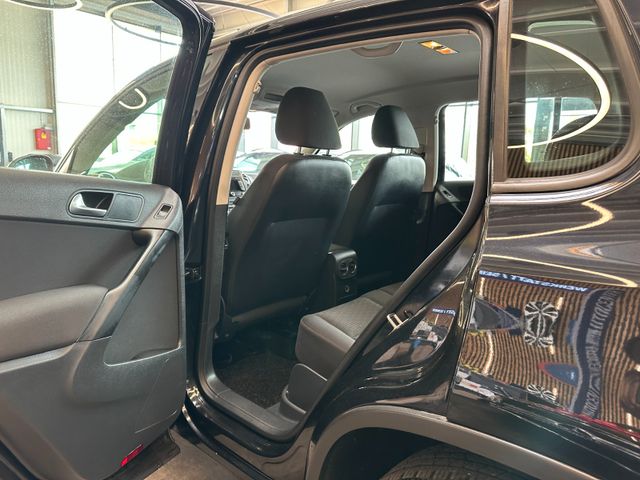 Volkswagen Tiguan *NAV*TEMPO*2-ZONEN*SitzHZ*PCD*TÜV 527*