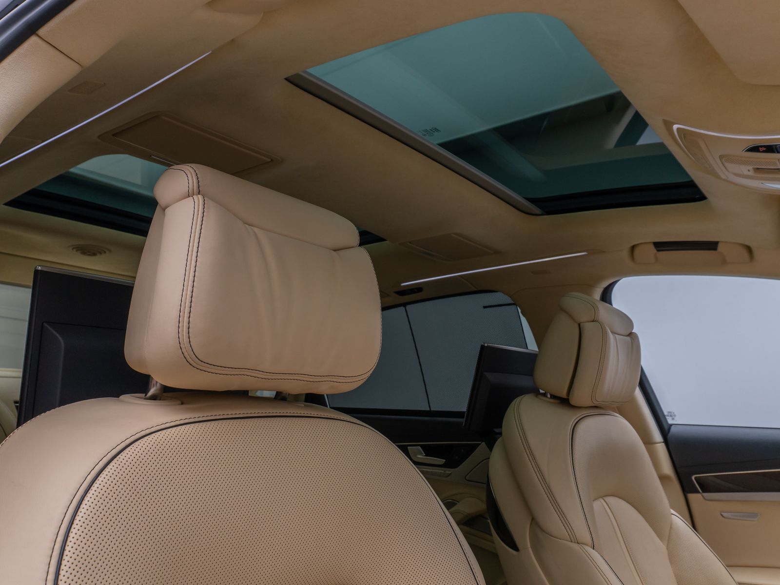 Fahrzeugabbildung Audi A8 W12 Lang Chauffeur GSD B&O Keramik TV Voll
