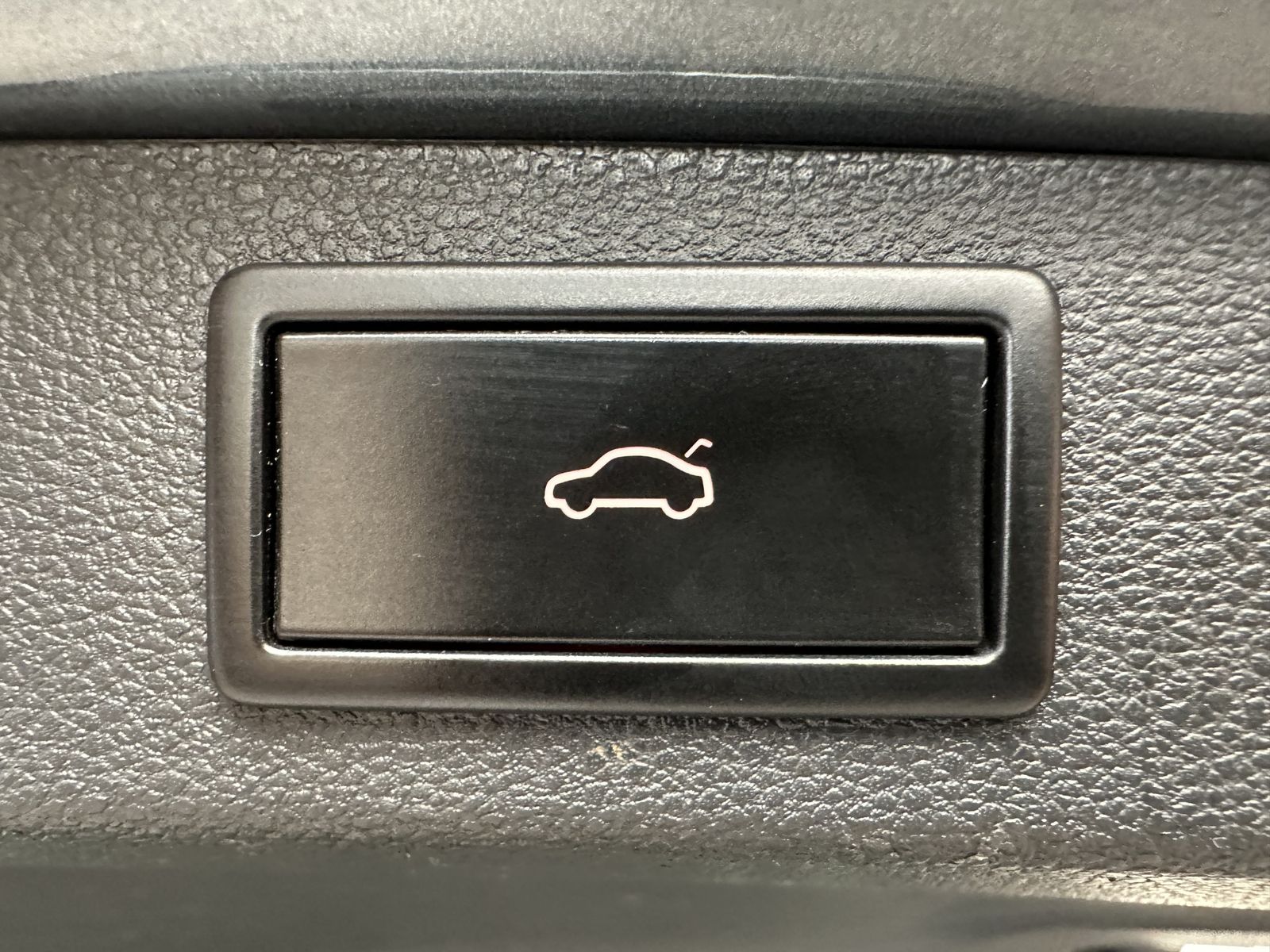 Fahrzeugabbildung SKODA Kodiaq 2.0 TDI DSG L&K 7-Sitzer NAV+LED+AHK+PANO