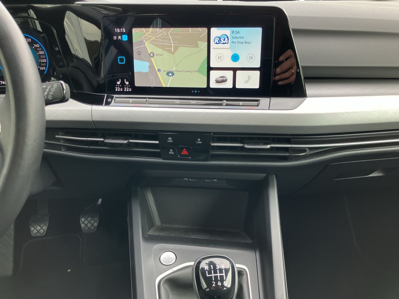 Fahrzeugabbildung Volkswagen Golf VIII Variant Life TDI LED Navi ACC AHK SHZ