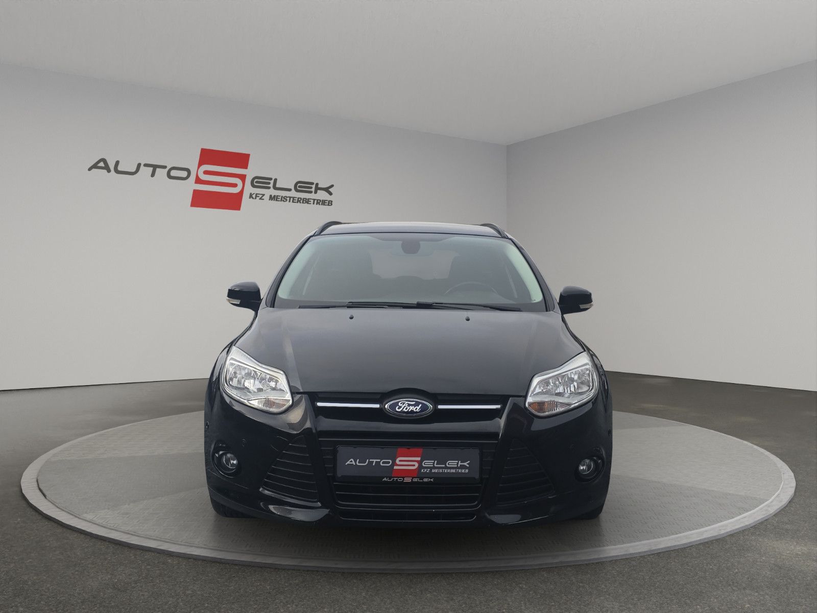 Fahrzeugabbildung Ford Focus Turnier Champions Edition