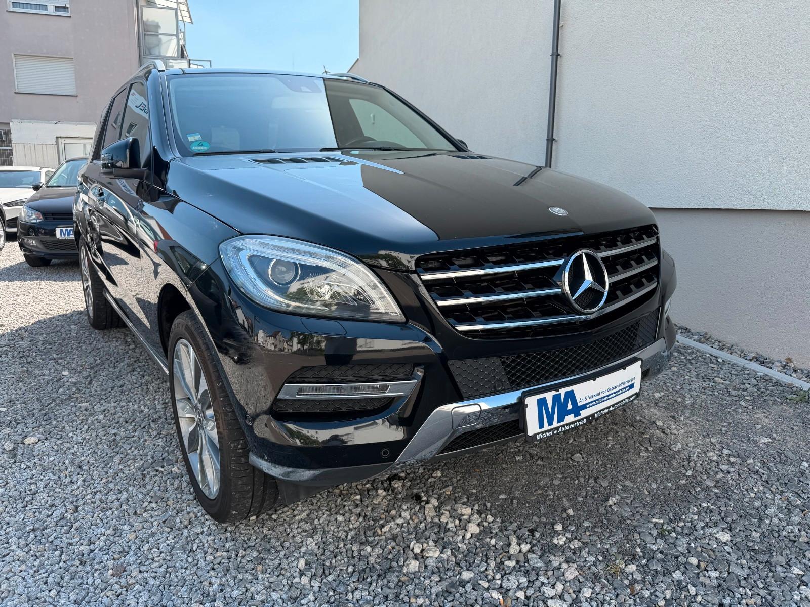 Mercedes-Benz ML 350 CDI BlueT.Sport Pano Cam Volll. AHK Navi