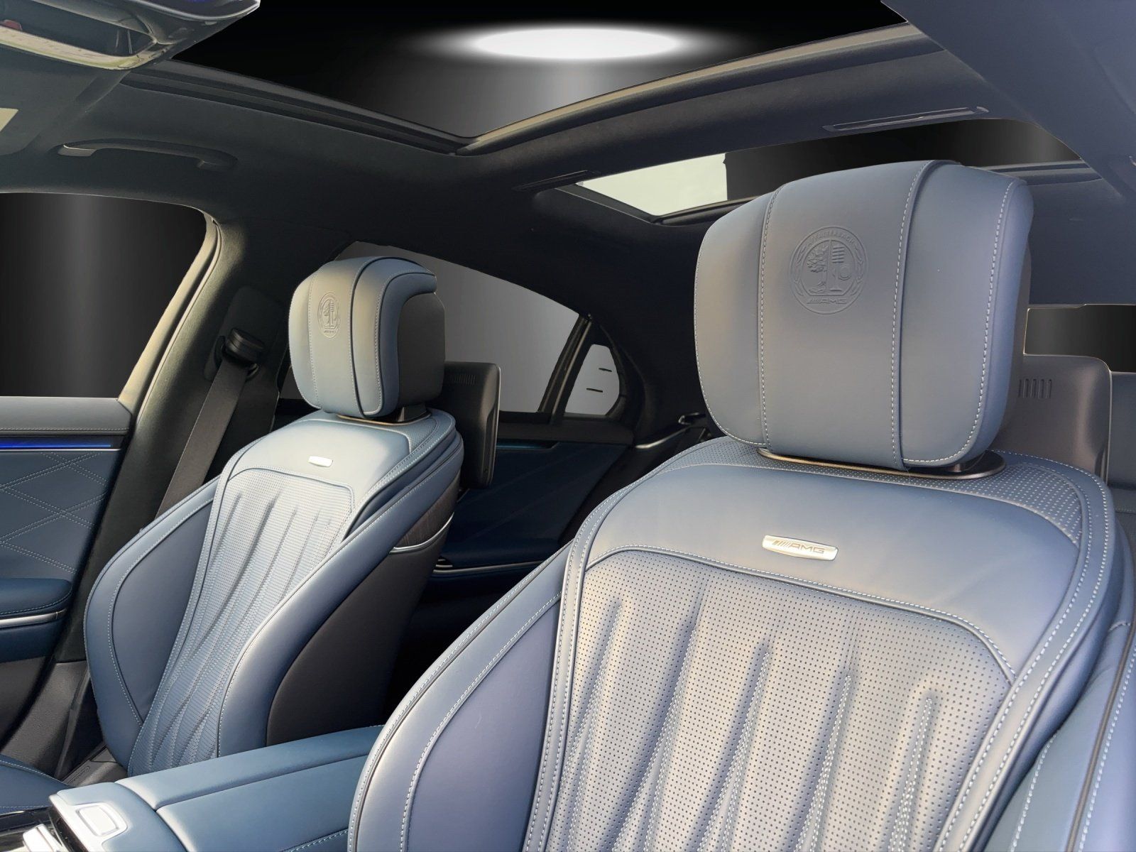 Fahrzeugabbildung Mercedes-Benz S63 E Perf MANUFAKTUR Exclusiv FirstClass FondTV