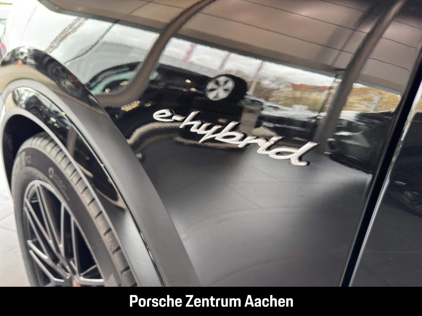 Porsche Cayenne E-Hybrid Coupe Black Edition Burmester