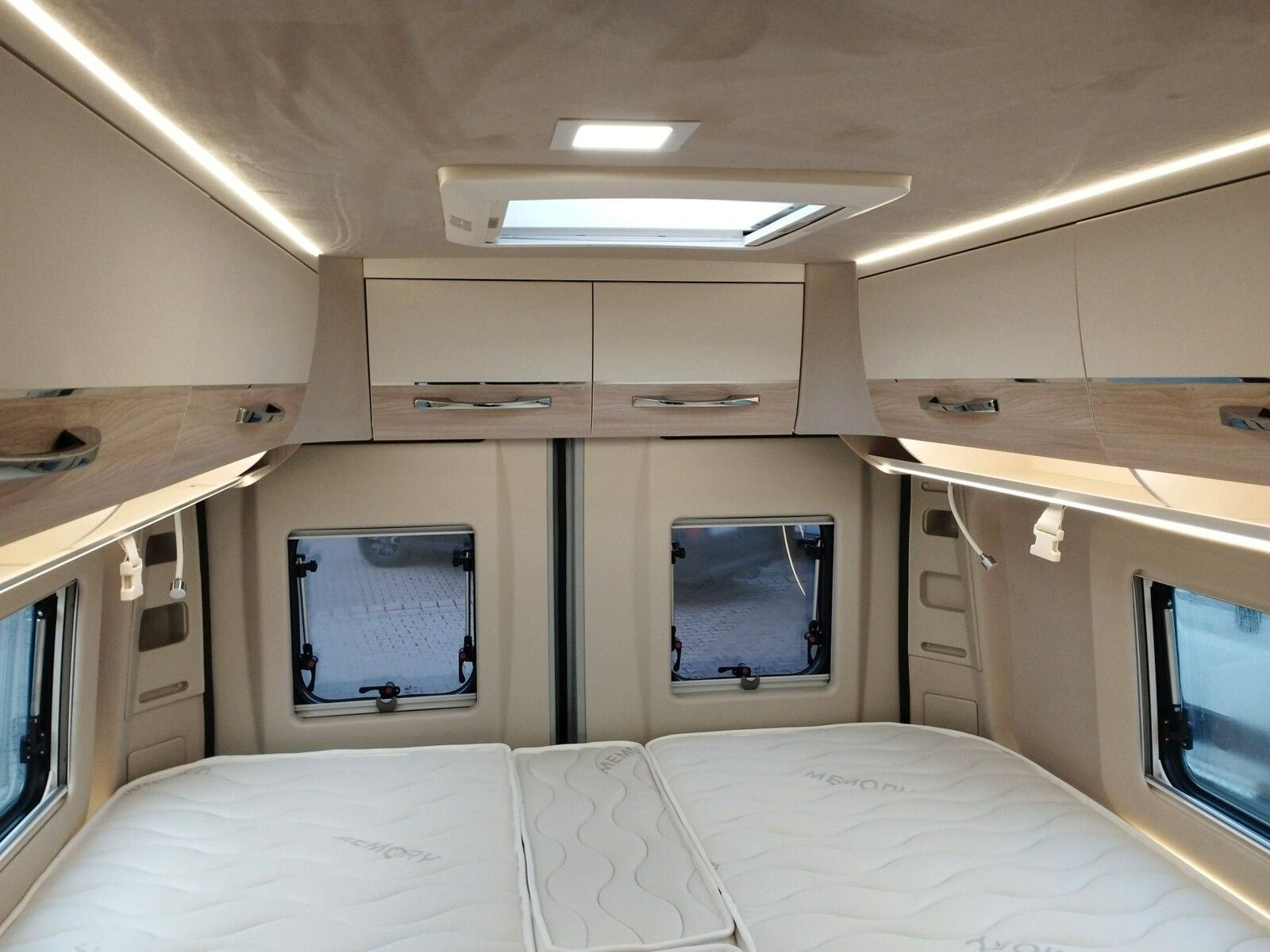 Fahrzeugabbildung Eura Mobil Van V 635 EB Klimaauto., Solar, Fahrassistenzpak