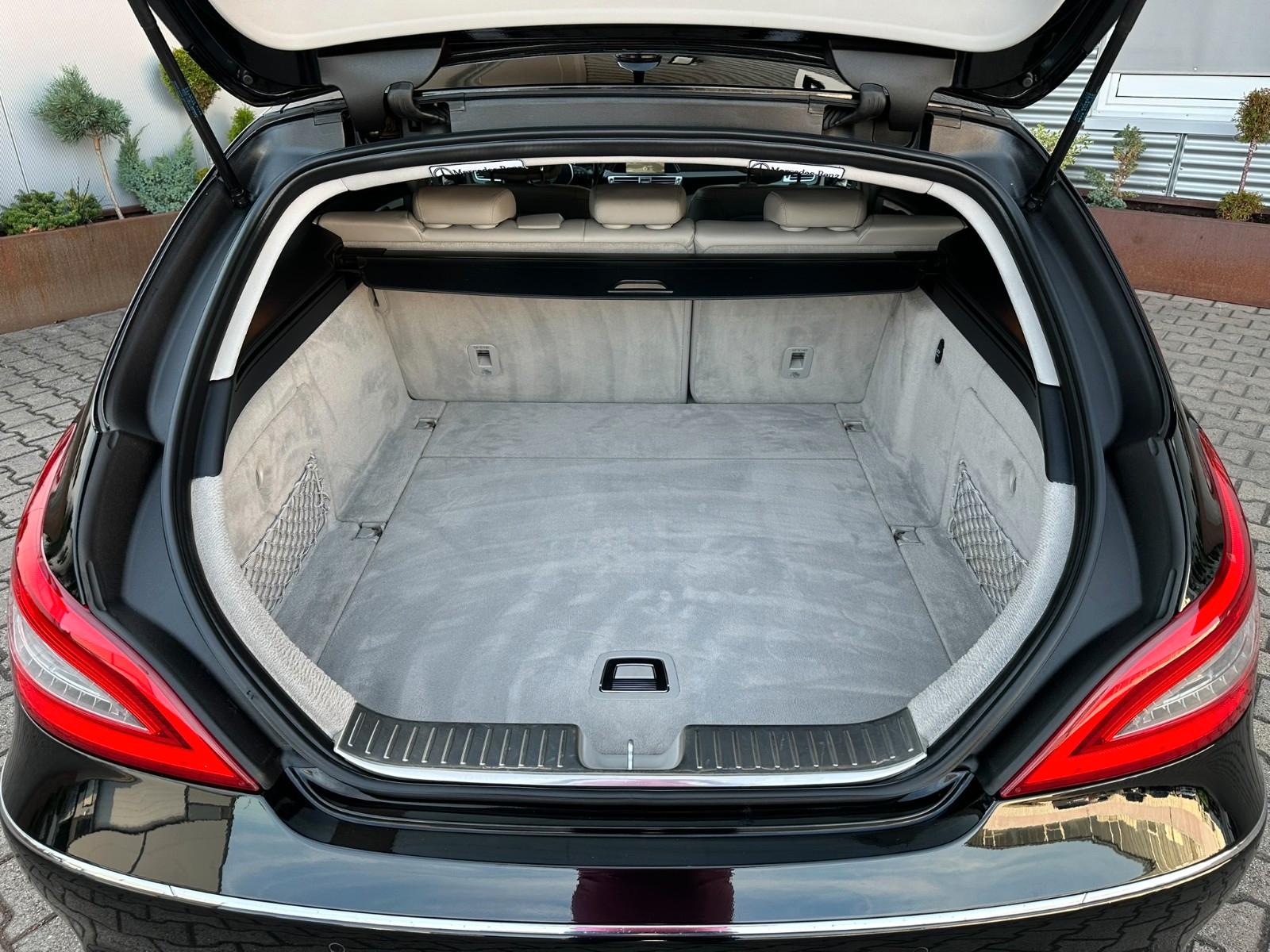 Mercedes-Benz CLS Shooting Brake 350 CDI V6 265 ch BVA 4Matic / Cuir / Sièges massants / Toit ouvrant / Suspension pneumatique