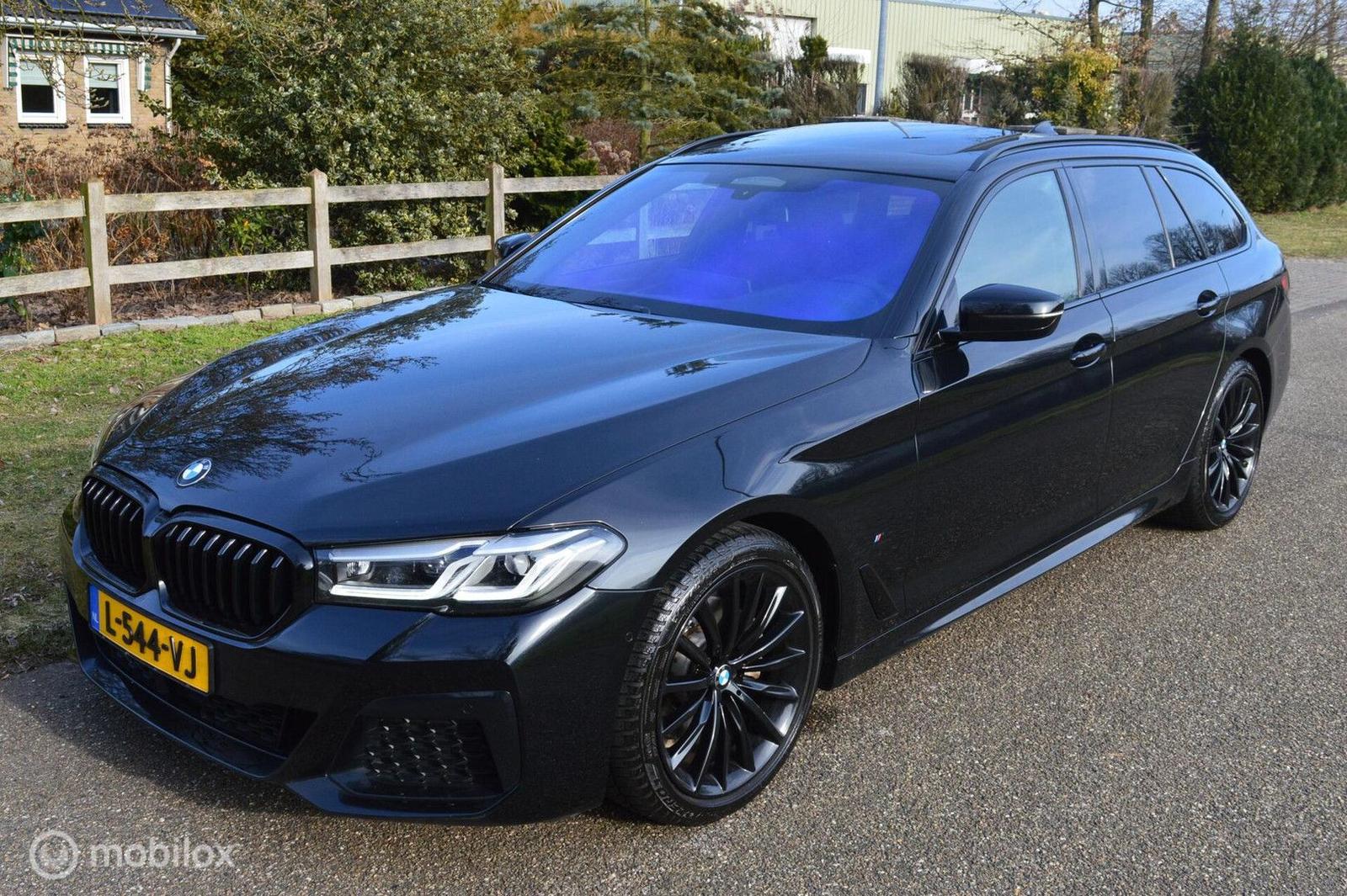 BMW 520 5-serie Touring 520D LCI M-SPORT / ACC / NAP