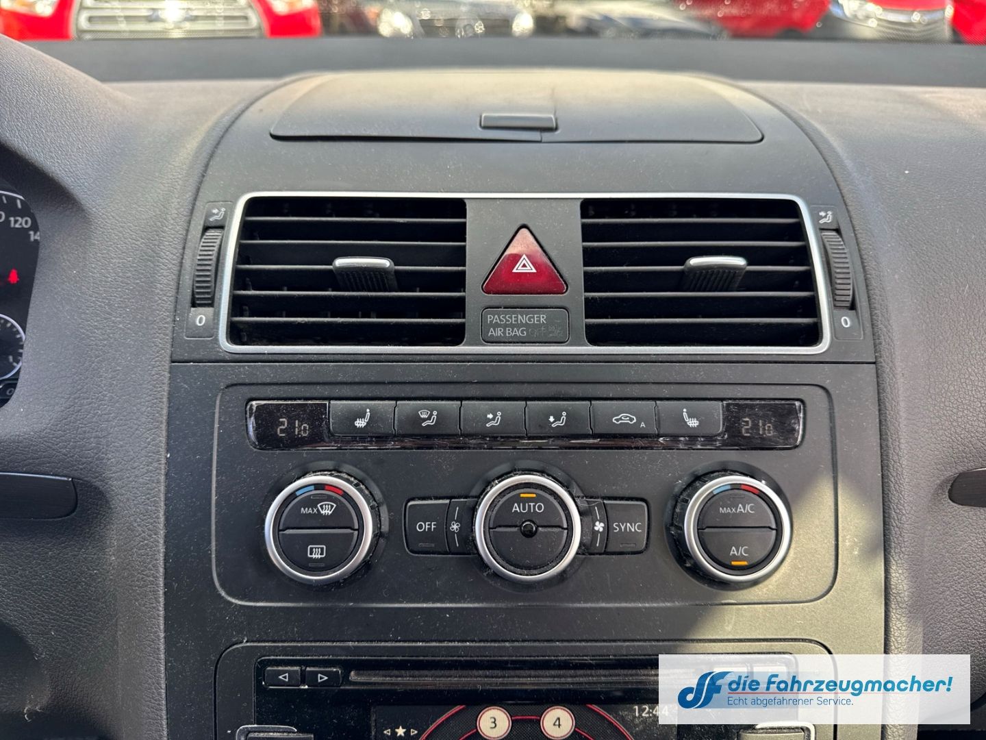 Fahrzeugabbildung Volkswagen Touran Comfortline Navi Dyn. Kurvenlicht *EXPOR