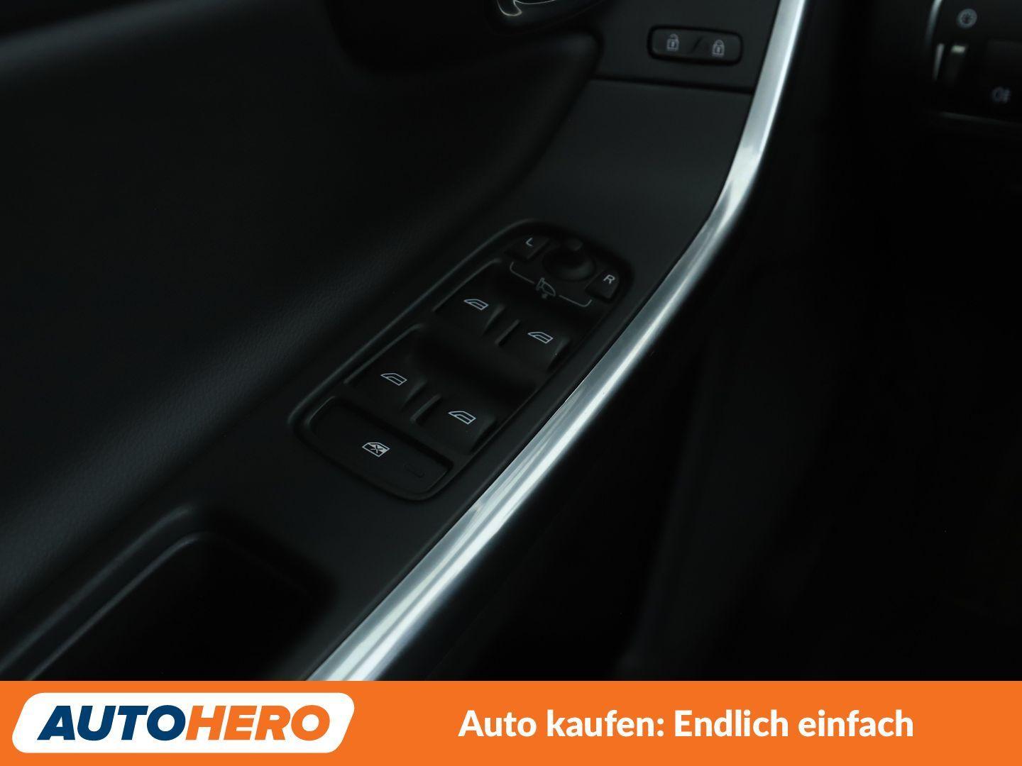 Volvo V60 2.0 T6 Momentum AWD Aut.*XENON*TEMPO*PDC*SHZ