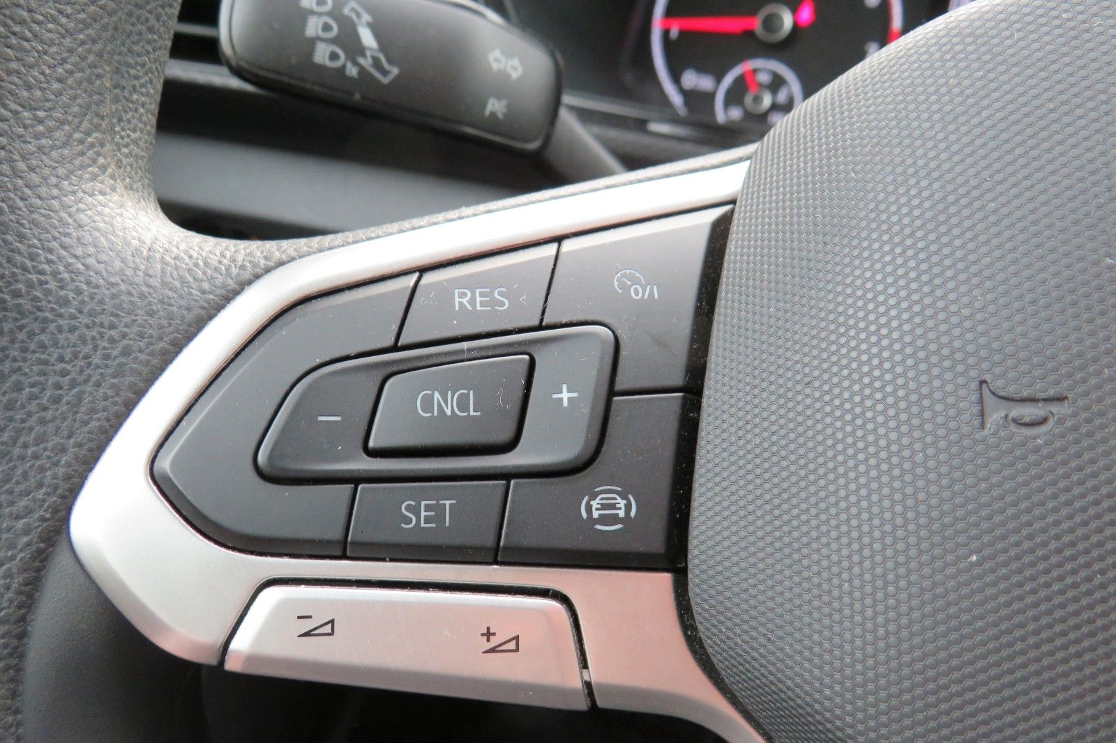 Fahrzeugabbildung Volkswagen T-Cross Life DSG PDC TELVOR SITZH. 1H.