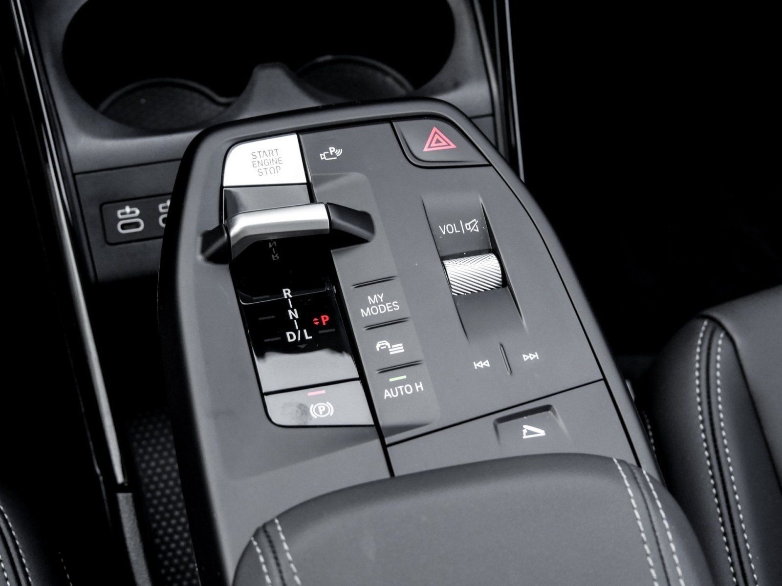 BMW X1 sDrive20d PANO H K ADAPT.LED DA PA foto 10