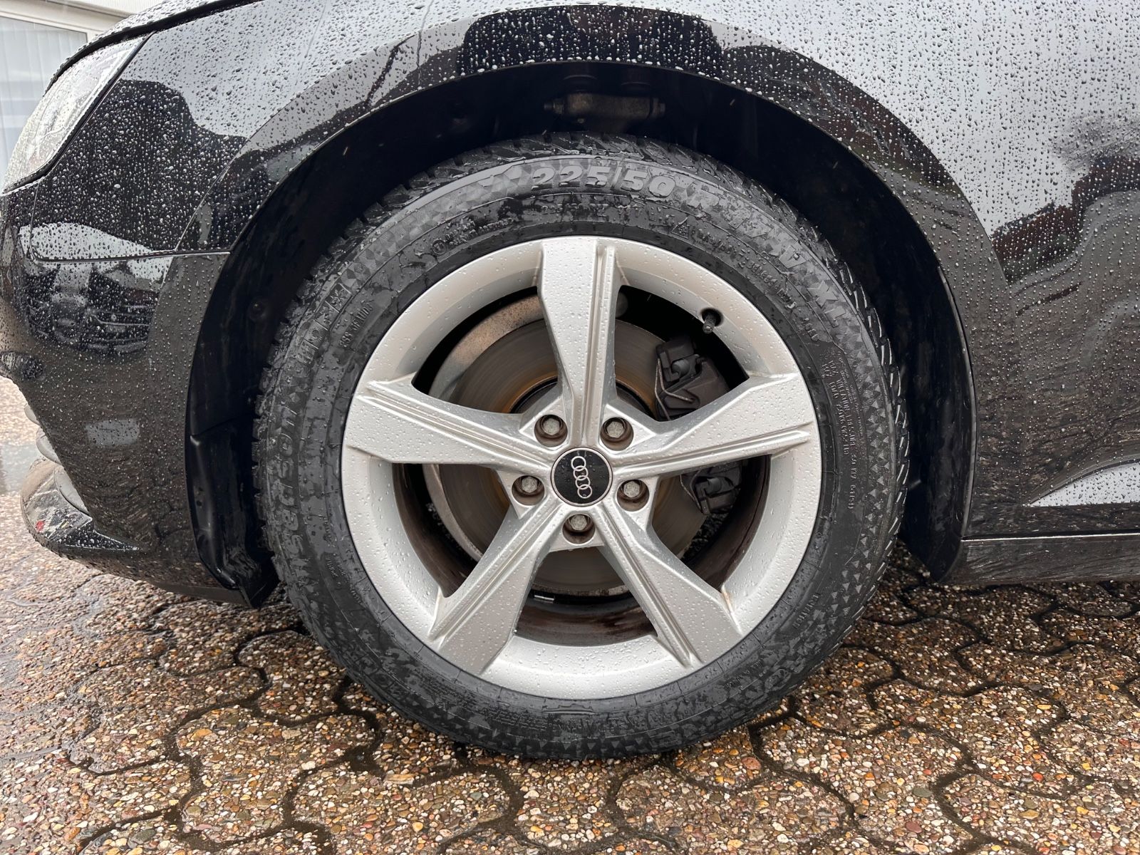 Fahrzeugabbildung Audi A4 Avant 2.0 TDI BiXenon/GRA/Navi/PDC/eHeck